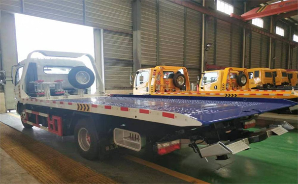 道路救援拖车电话_道路救援电话拖车_拖车救援联系电话